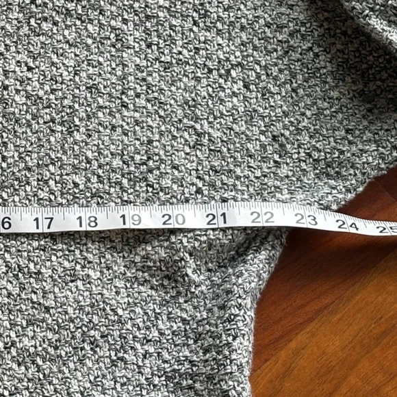 Banana Republic Cotton Blend Knit Sweater with Layered Hem - Picture 10 of 11